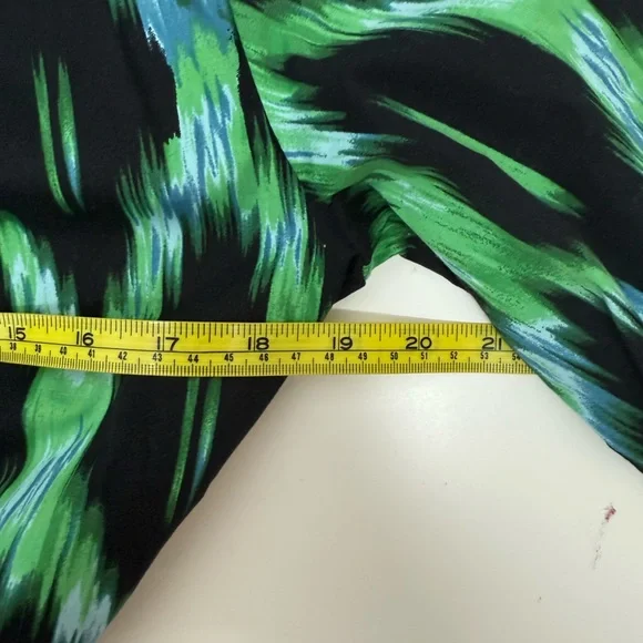 Scoop Black And Green Dress - Picture 12 of 16